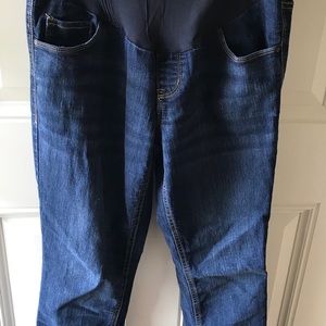 Old navy maternity skinny jeans like new !